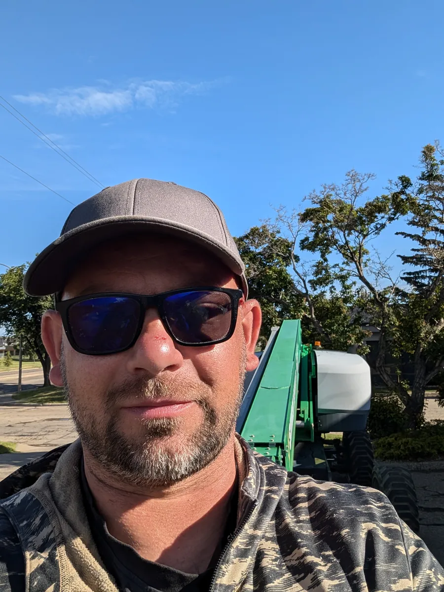 Exterior pressure wash and repaint, South Edmonton